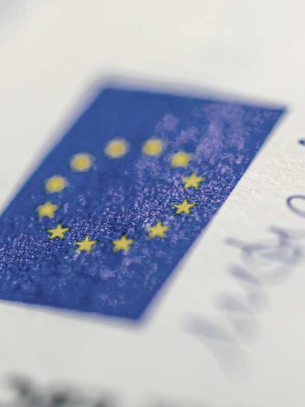 Vlajka Európskej únie na dokumente